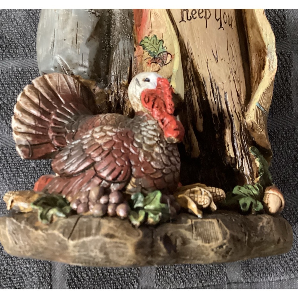 Thanksgiving Pilgrims Resin Figurine - Picture 5 of 6